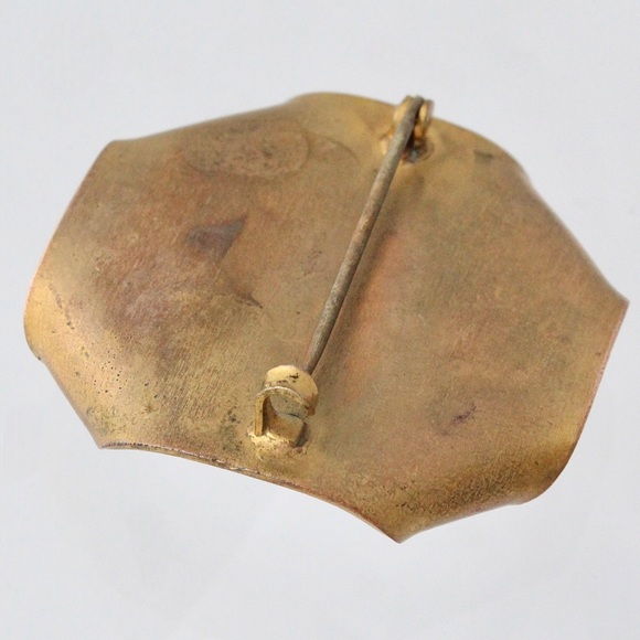 Vintage Porcelain and Brass Lovers Brooch Romantic Courting Scene Pin Large - Picture 3 of 4